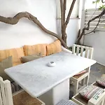 펜션 Lydia's Charming House In
