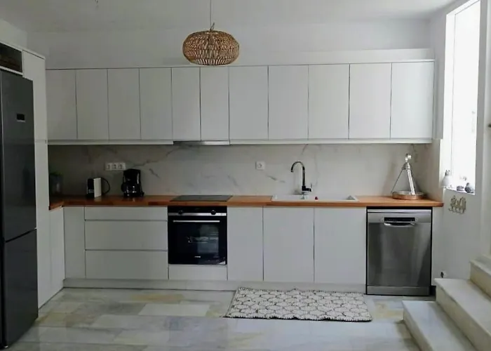 Lydia's Charming House In *