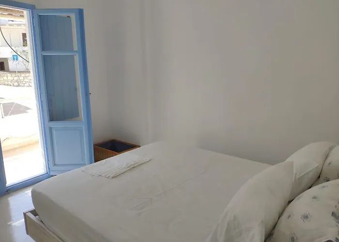 Lydia's Charming House In *