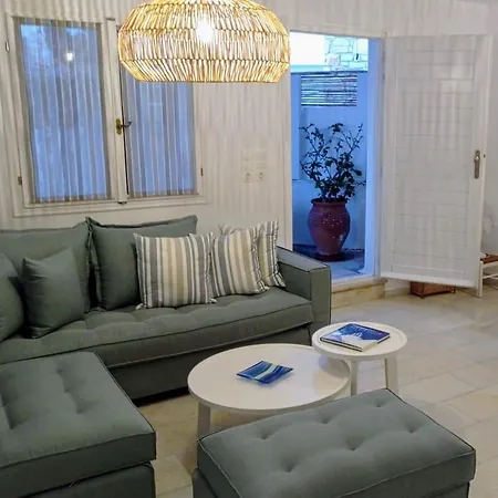 Lydia's Charming House In