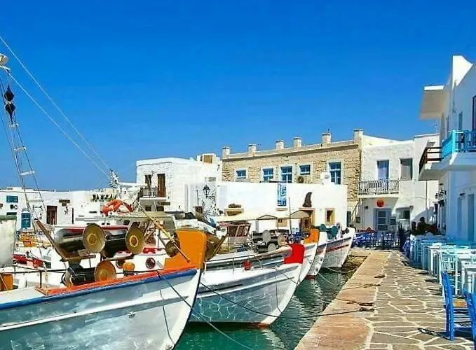 Lydia's Charming House In *